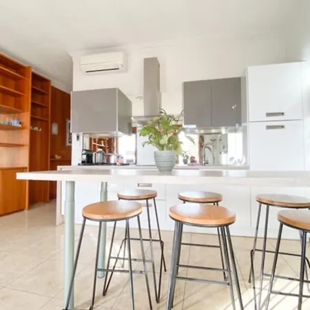 Quai St Pierre 2 Bedrooms With Balcony And Sea View *