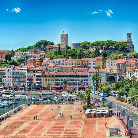 Quai St Pierre 2 Bedrooms With Balcony And Sea View Cannes