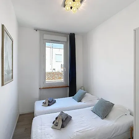 Quai St Pierre 2 Bedrooms With Balcony And Sea View Apartment *